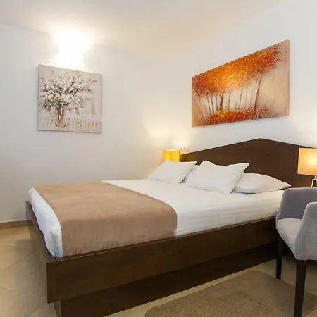 Four Winds Ii Guest house